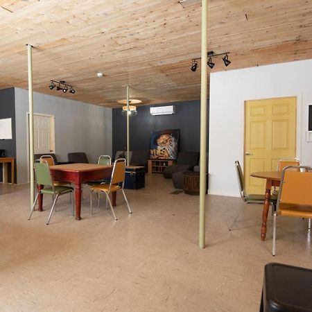 Le Cheval Noir Hostel Trois-Pistoles Εξωτερικό φωτογραφία